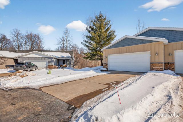 78 Brewer Park Circle SE, Grand Rapids, MI 49548