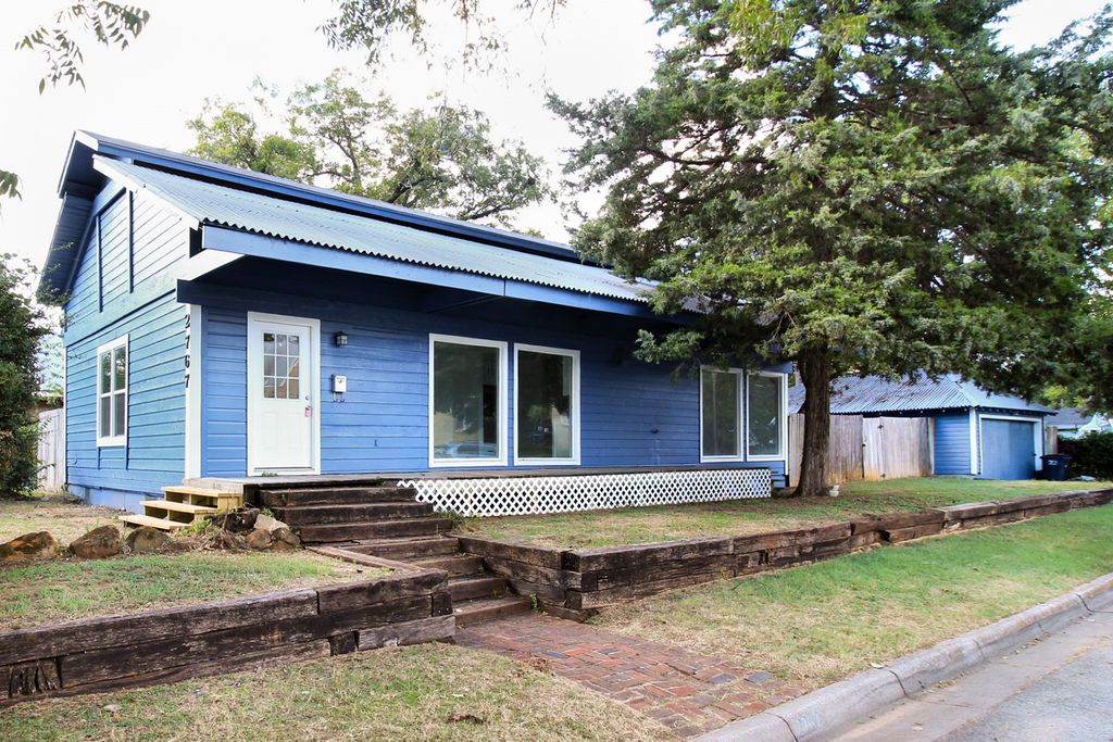 2767 Primrose Avenue, Fort Worth, TX 76111