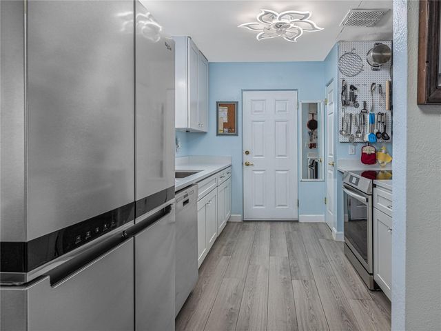 2702 S SHINE AVENUE, Orlando, FL 32806