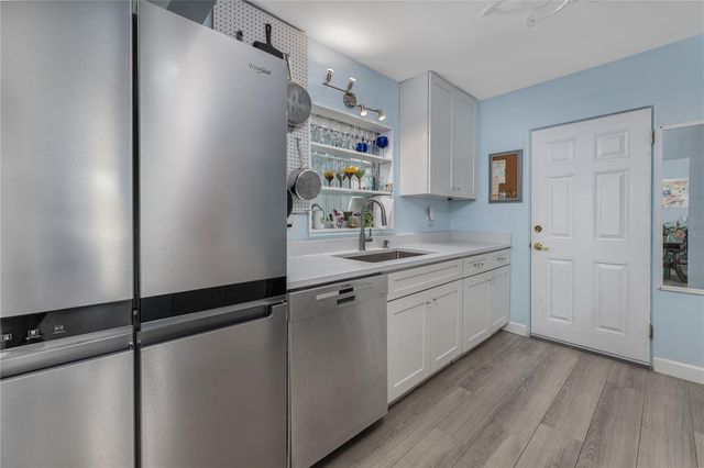 2702 S SHINE AVENUE, Orlando, FL 32806