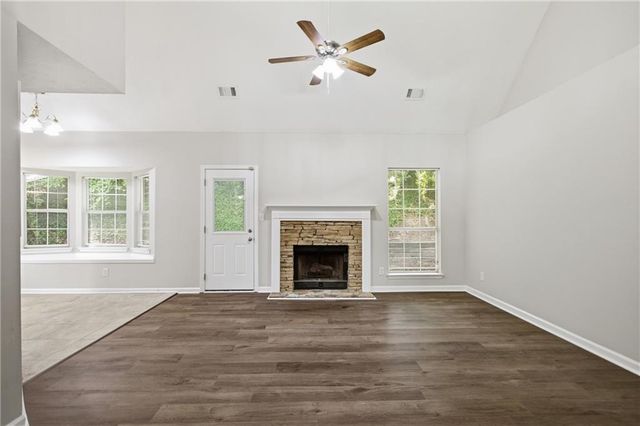 5482 Riverside Dr, Sugar Hill, GA 30518