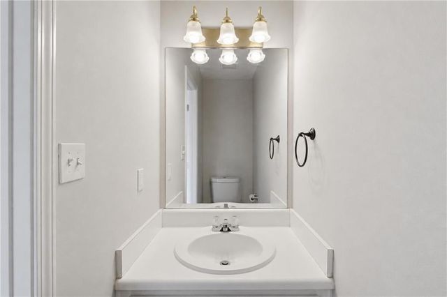 5482 Riverside Dr, Sugar Hill, GA 30518