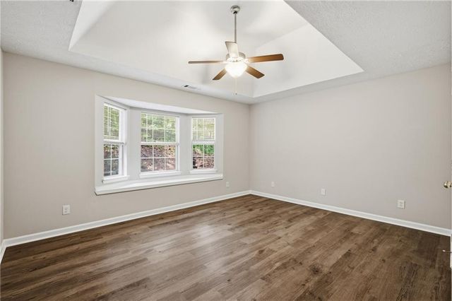 5482 Riverside Dr, Sugar Hill, GA 30518