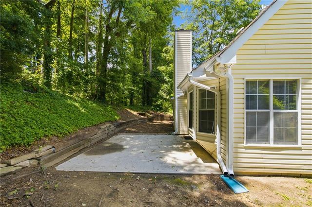 5482 Riverside Dr, Sugar Hill, GA 30518