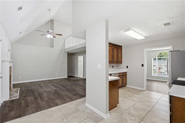 5482 Riverside Dr, Sugar Hill, GA 30518