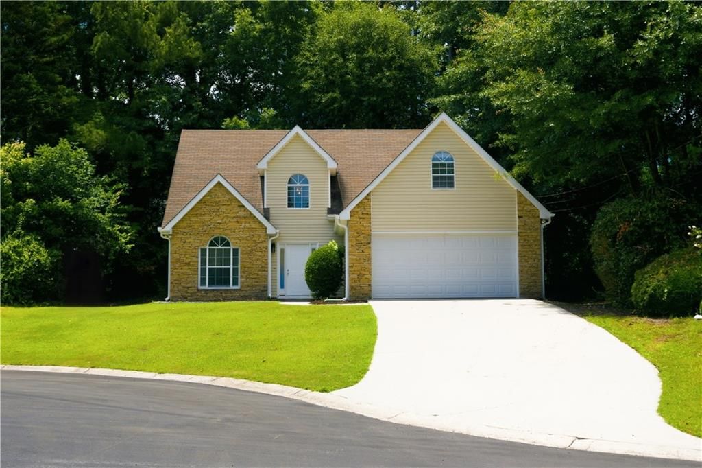 5482 Riverside Dr, Sugar Hill, GA 30518