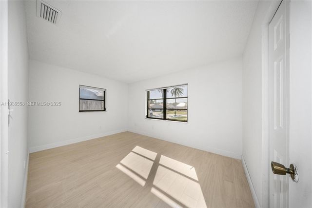 14065 SW 48th Ter, Miami, FL 33175