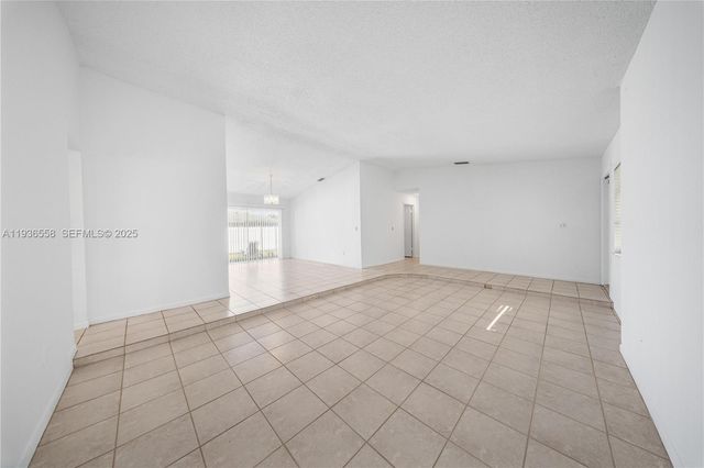 14065 SW 48th Ter, Miami, FL 33175