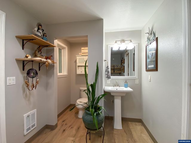 545 SW Monroe St, Sheridan, OR 97378