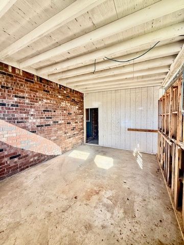 515 W Pine Street, Rogers, AR 72756