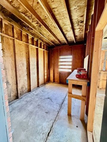 515 W Pine Street, Rogers, AR 72756