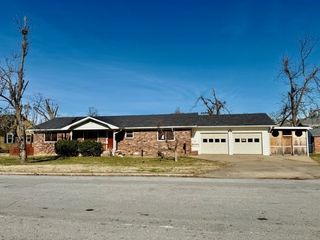 515 W Pine Street, Rogers, AR 72756