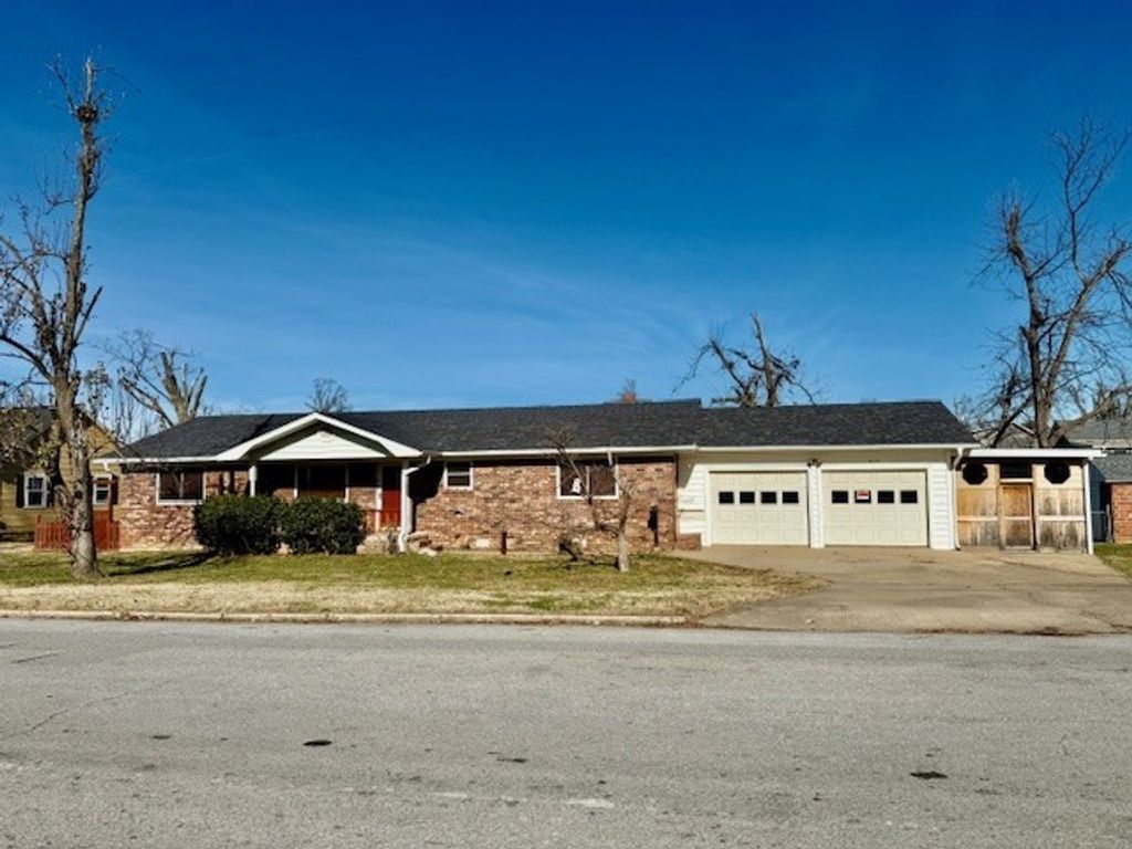 515 W Pine Street, Rogers, AR 72756