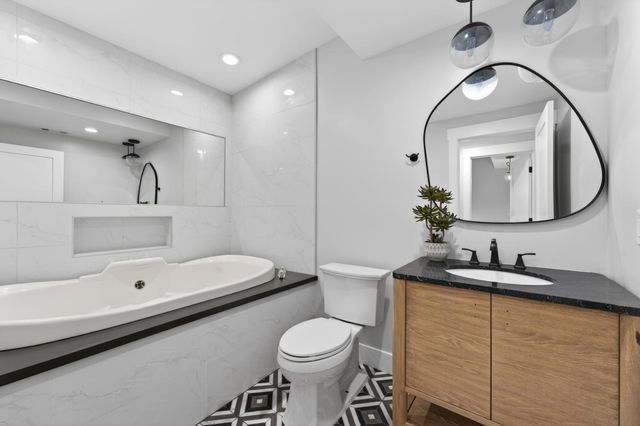 8290 Oak Knoll Dr, Granite Bay, CA 95746