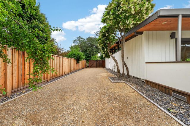 8290 Oak Knoll Dr, Granite Bay, CA 95746