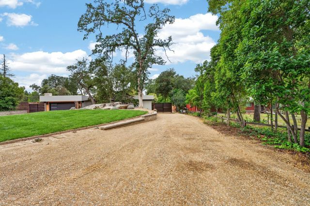 8290 Oak Knoll Dr, Granite Bay, CA 95746