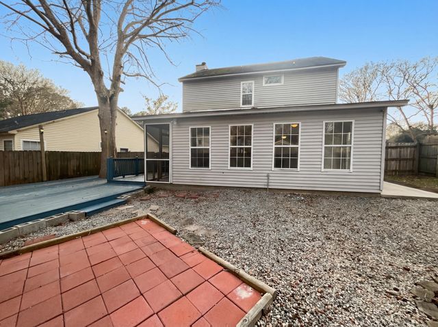 104 Nottingham Court, Summerville, SC 29485