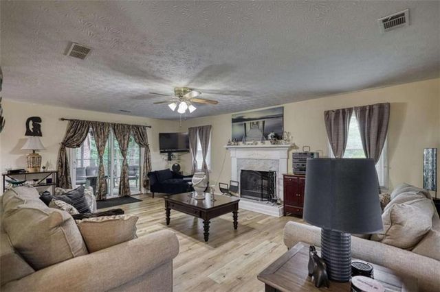 9195 Scarlett Drive, Covington, GA 30014