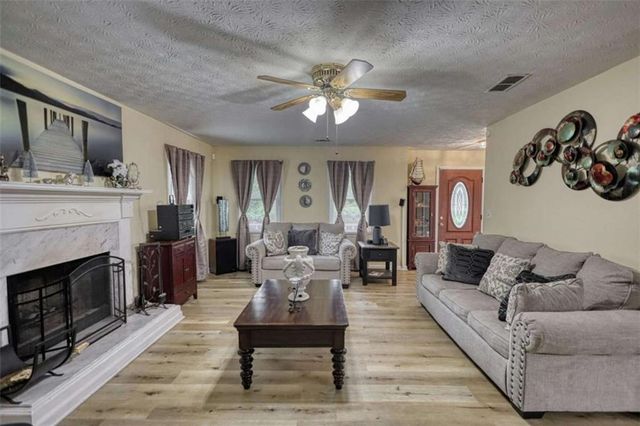 9195 Scarlett Drive, Covington, GA 30014