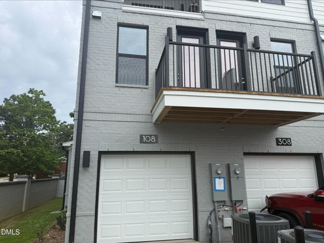110 Byrum Street 108, Cary, NC 27511