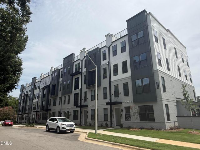 110 Byrum Street 108, Cary, NC 27511