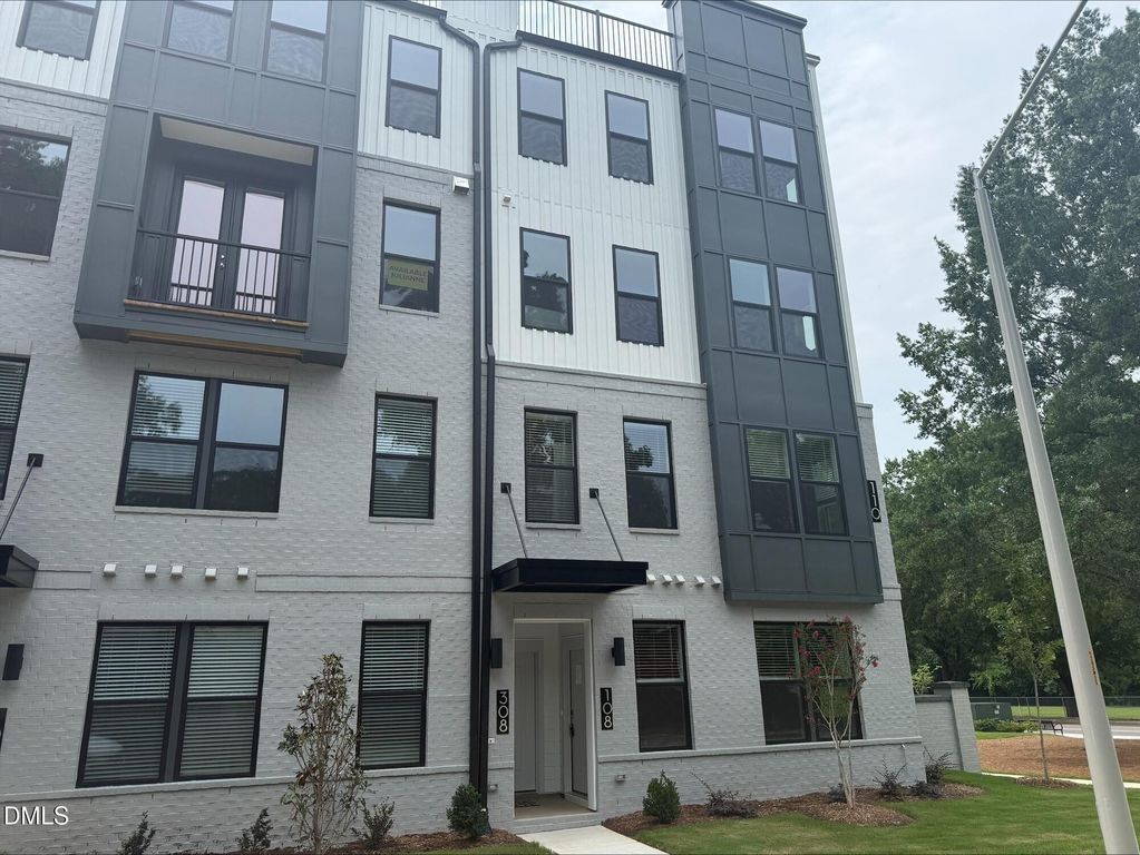 110 Byrum Street 108, Cary, NC 27511