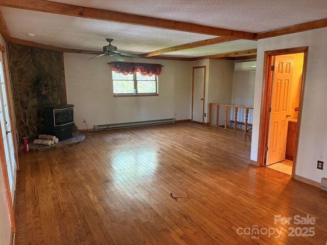 605 Lakeshore Drive, Franklin, NC 28734