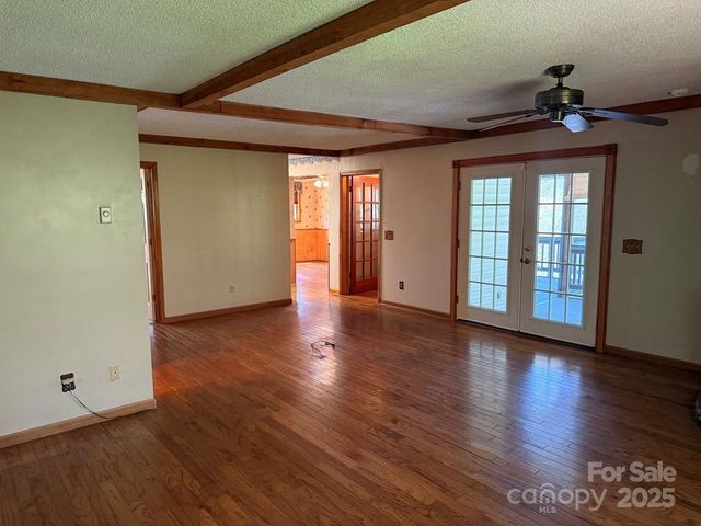 605 Lakeshore Drive, Franklin, NC 28734