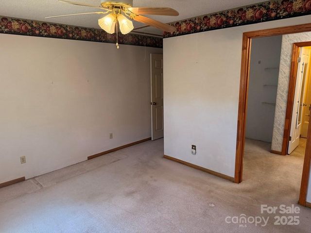 605 Lakeshore Drive, Franklin, NC 28734