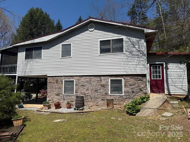 605 Lakeshore Drive, Franklin, NC 28734