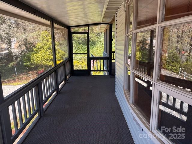 605 Lakeshore Drive, Franklin, NC 28734