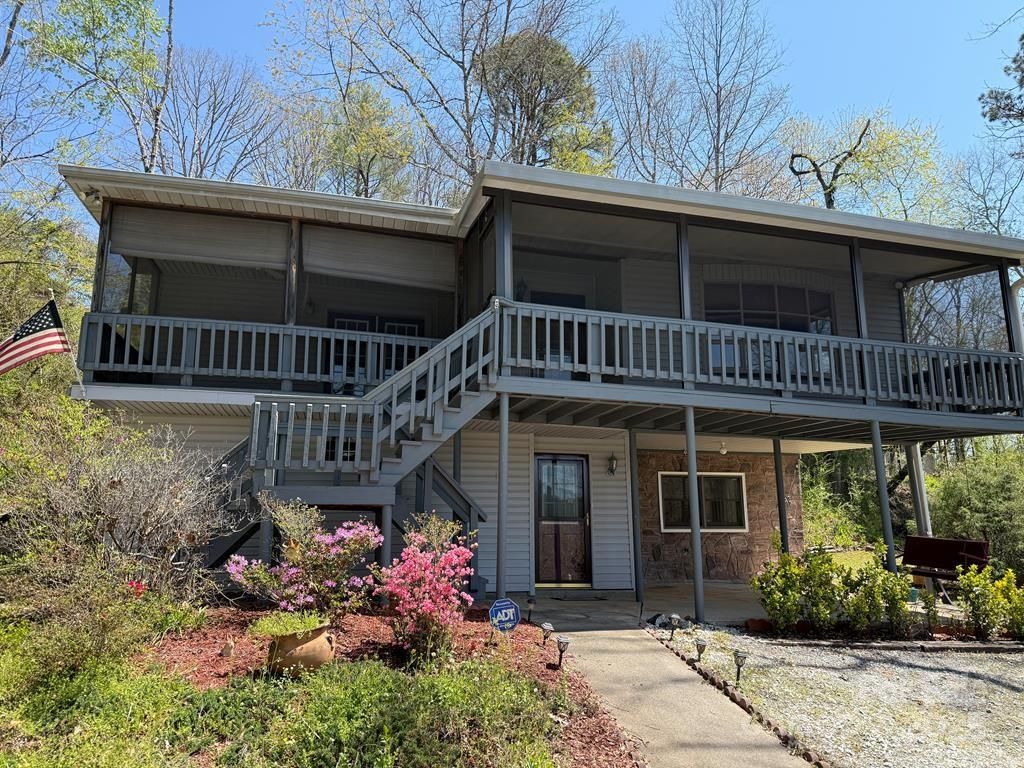 605 Lakeshore Drive, Franklin, NC 28734