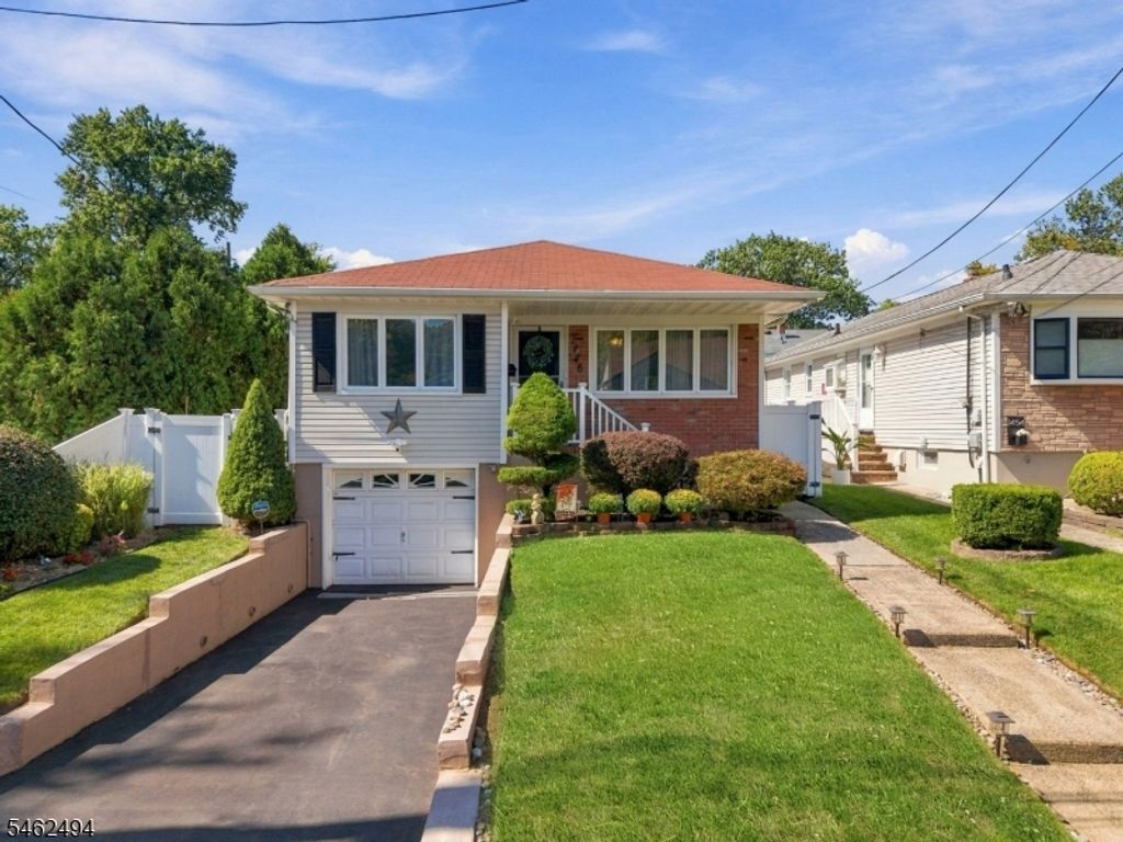 1446 Lambert St, Rahway City, NJ 07065 — photo 2