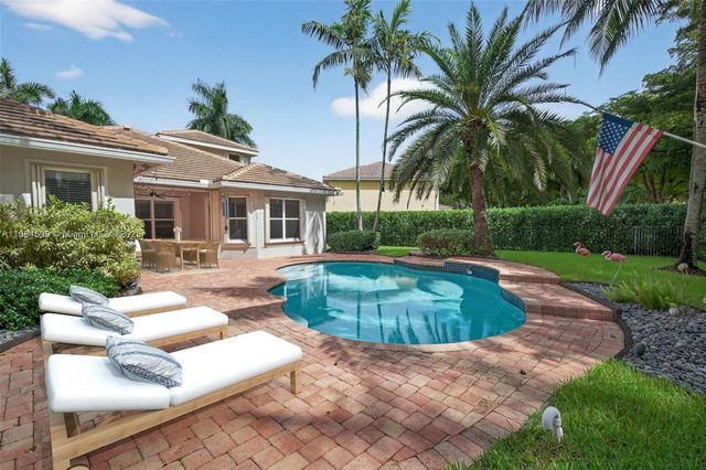 2025 Harbor View Cir, Weston, FL 33327