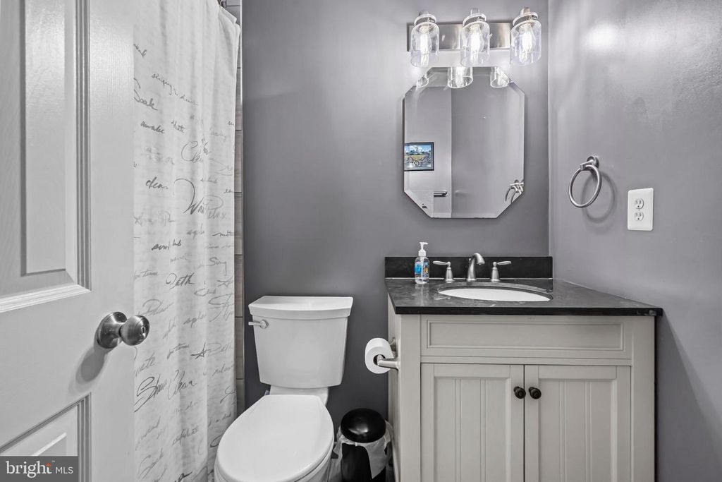 4548 LITTLE RIVER RUN DR, Annandale, VA 22003