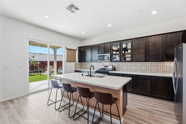 588 Overstone Avenue, Madera, CA 93636