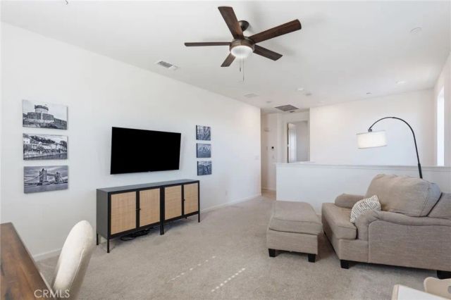 588 Overstone Avenue, Madera, CA 93636