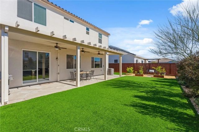 588 Overstone Avenue, Madera, CA 93636