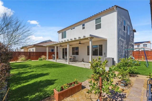 588 Overstone Avenue, Madera, CA 93636