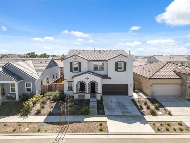 588 Overstone Avenue, Madera, CA 93636