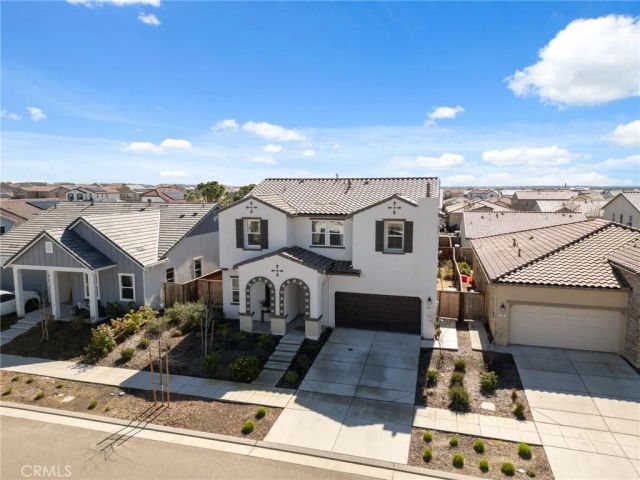 588 Overstone Avenue, Madera, CA 93636