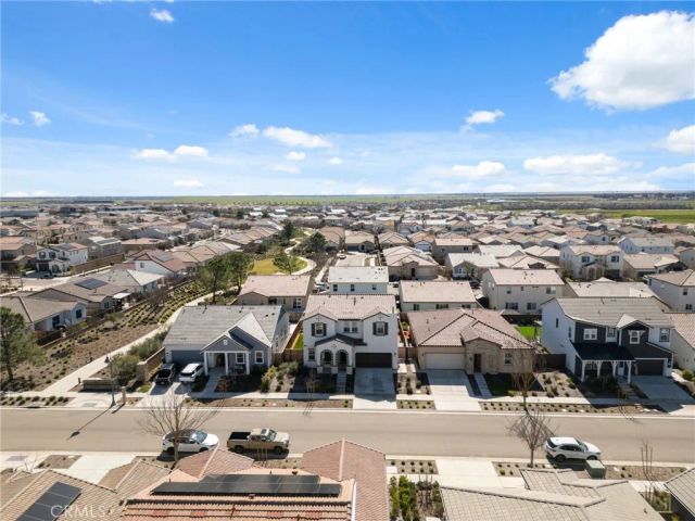 588 Overstone Avenue, Madera, CA 93636
