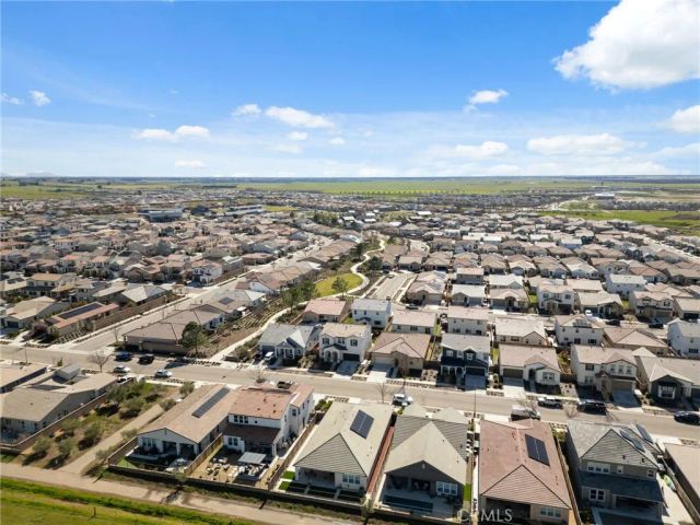 588 Overstone Avenue, Madera, CA 93636
