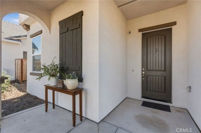 588 Overstone Avenue, Madera, CA 93636