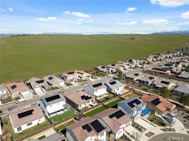 588 Overstone Avenue, Madera, CA 93636