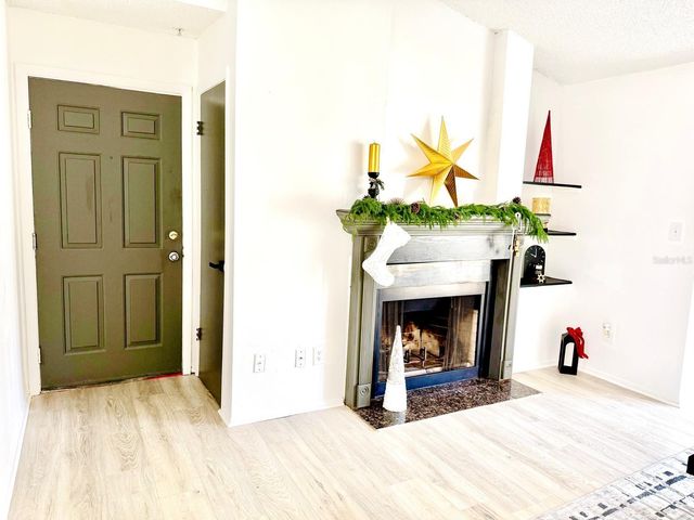 216 AFTON SQUARE 202, Altamonte Springs, FL 32714