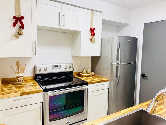 216 AFTON SQUARE 202, Altamonte Springs, FL 32714