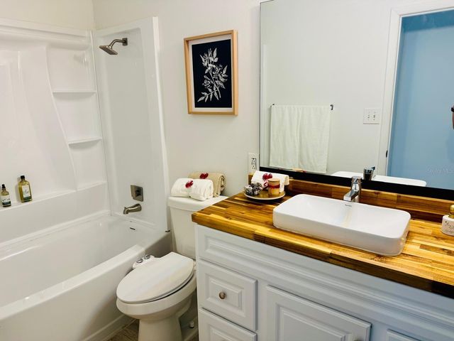 216 AFTON SQUARE 202, Altamonte Springs, FL 32714