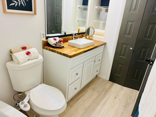 216 AFTON SQUARE 202, Altamonte Springs, FL 32714