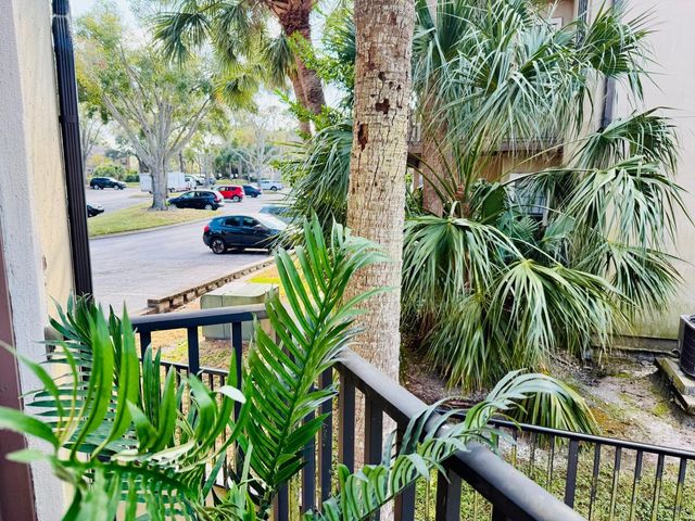 216 AFTON SQUARE 202, Altamonte Springs, FL 32714